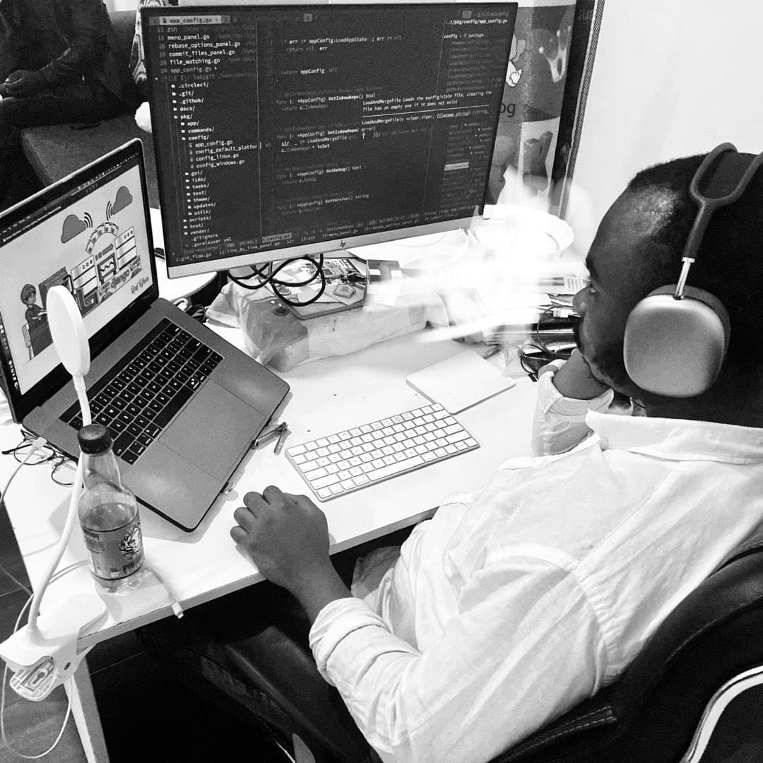 Roland Amini - About